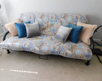 QUEEN SIZE FUTON