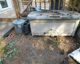 STORAGE BOX AND GALVANIZED CAN