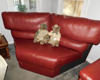LEATHER CORNER CHAIR MAN CAVE READY