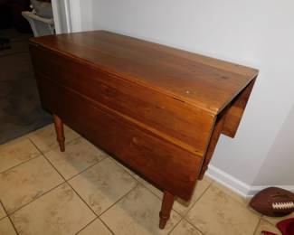 ANTIQUE LATE 18TH CENTURY DROP LEAF WORK TABLE