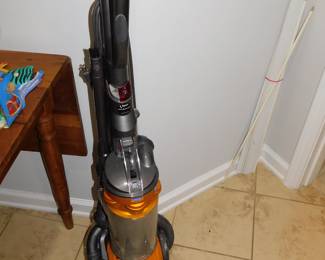 DYSON ANIMAL BALL DC 25 UPRIGHT VACUUM CLEANER WITH ATTACHMENTS