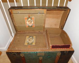 ANTIQUE VICTORIAN BARREL/DOME TOP STEAMER TRUNK WITH TRAY & INSERTS