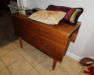 ANTIQUE LATE 18TH CENTURY DROP LEAF WORK TABLE