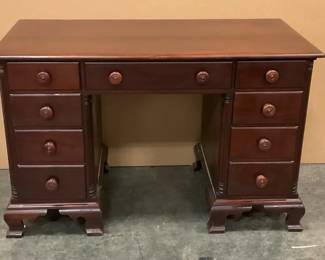 King Factory 7Drawer Desk