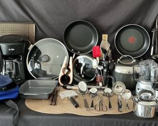 Kitchen Cookware And Appliances