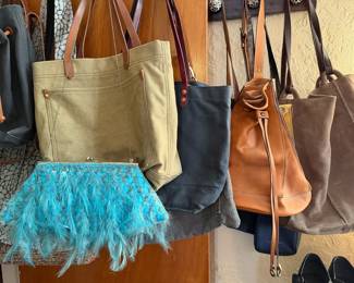 Accessories: hats, scarves, costume jewelry, purses/handbags, wallets/pouches
