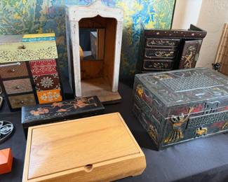 Assorted jewelry boxes