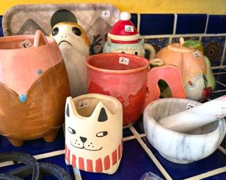 Assorted mugs