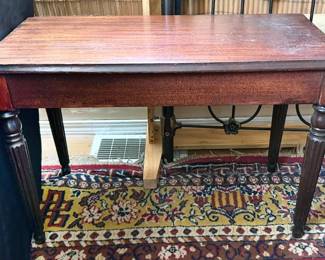 Desk/table