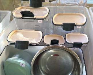 Food storage containers