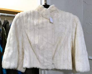 Vintage fur jacket/capelet