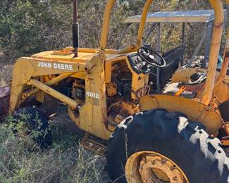 John Deere 401D front load tractor