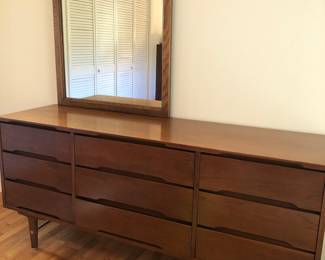 Stanley MCM 9 drawer Dressser