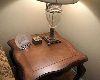 Nice 3-piece set w/ end table, sofa table and coffee table