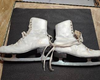 Vintage White Sheffield Steel Icemaster Canada Ice Skates 