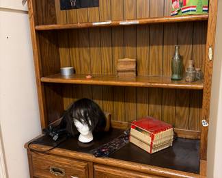 Desk hutch