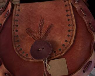 Vintage leather shoulder bag