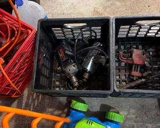 Assorted small power tools 