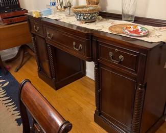 Drop leaf table