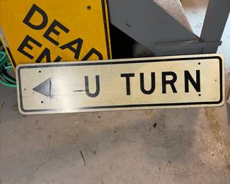 U turn and dead end signs
