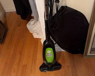 Small vacuum