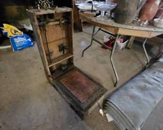 Antique scale