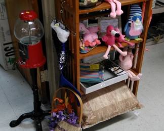 Flamingo center, bubble gum machine