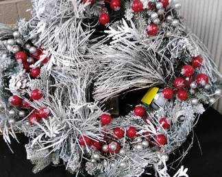 Frosty holiday wreath