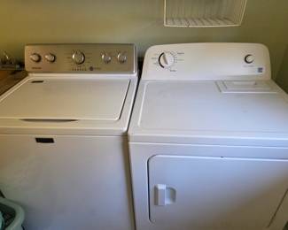 Maytag Washer and Kenmore Dryer Set
Reliable top-load Maytag washing machine paired with a Kenmore electric dryer. Both units are in working condition and ready to handle your laundry needs.