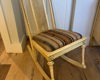 1915 New Orleans 7 pcs bedroom set
$1,800.00. Set Bed, side table, chest, vanity, desk, chair & rocker