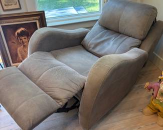 Grey electric rocker & recliner $350.00
34”w 34”d 38”t