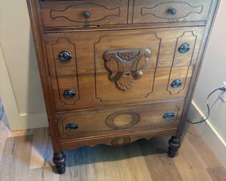 Chest of Drawers (4) drawers $ 275.00
32.5”w 18”d 47”t
