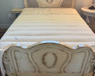 1915 New Orleans 7 pcs bedroom set
$1,800.00. Set Bed, side table, chest, vanity, desk, chair & rocker