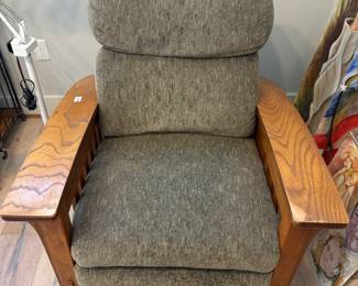 Grey recliner $250.00
34”w 40”d 38”t