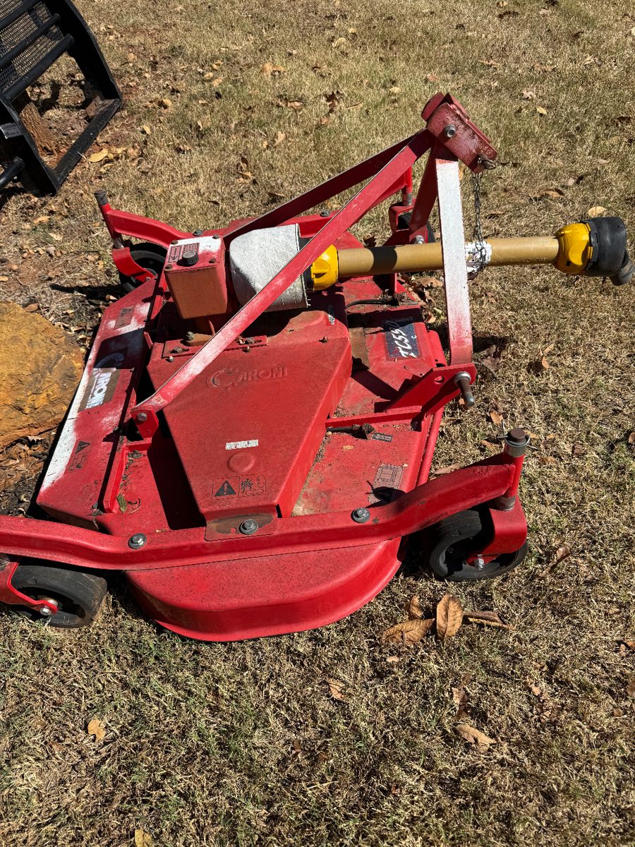 5 foot Caroni finish mower TC590 3 point hitch