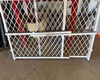 Pet gate