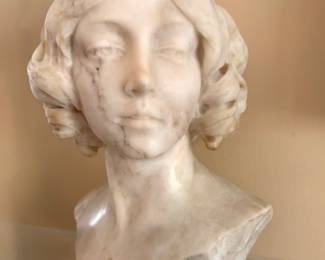Marble bust/ Rafaello Romanelli, Florence