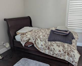 Twin Mahogany Trundle Bed