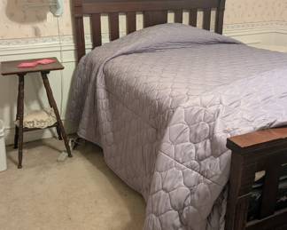 Full bed with mattresses 