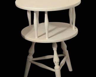 white round tablePhotoroom