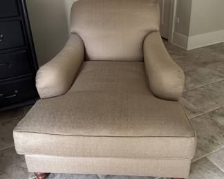 Henredon Chaise. Measures 32" W x 55" L. Photo 1 of 5.