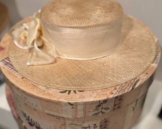 Vintage Straw Derby Hat.