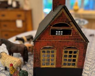 Vintage Cast Iron Barn Set, Barnyard Animal Set, 1930's. Photo 2 of 2.