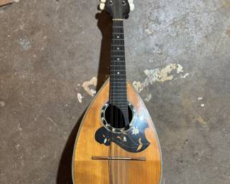 Bowl-Back Mandolin. Photo 1 of 2.
