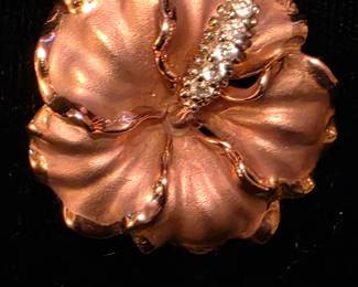 Gorgeous 14K heavy pendant with Diamonds