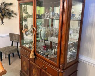 Pre-sell item priced at 200.00. Mint china cabinet. See details section for notes.
