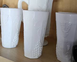 Milk glass 