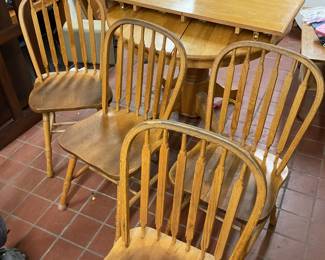 Oak Table with Leaf and 4 chairs