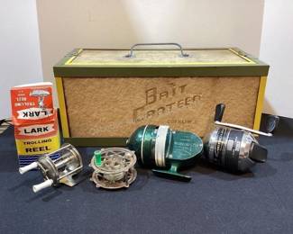 Fishing reels