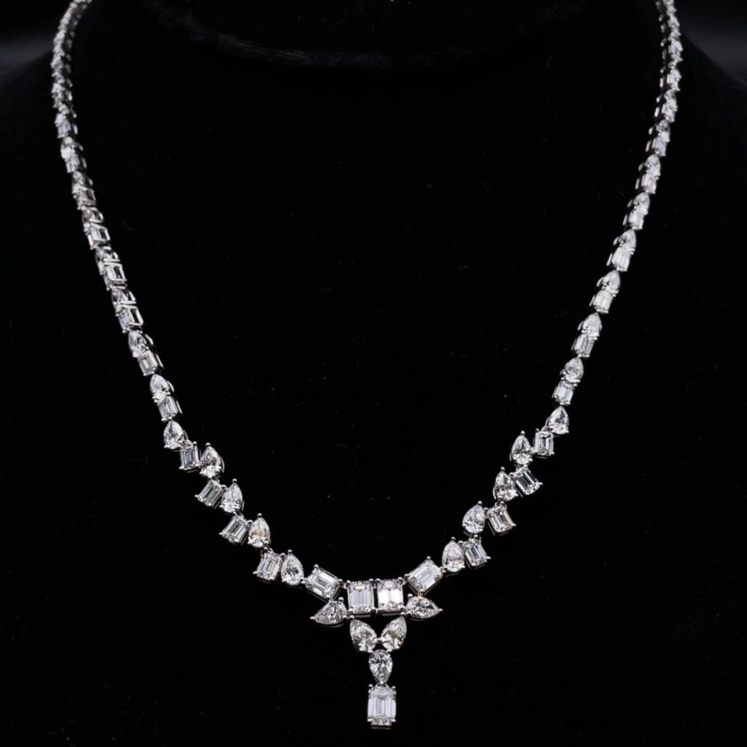 New & Stunning! 15 Carat Diamond Necklace in 14k White Gold
